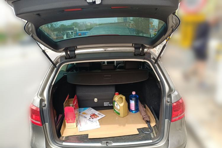 Used Volkswagen Magotan 2012 Travel Edition 2.0 TSI Luxury Version
