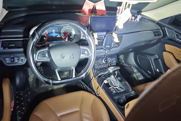 Used Hongqi H5 2018 30TD Smart Connect Dynamic Edition Center Console