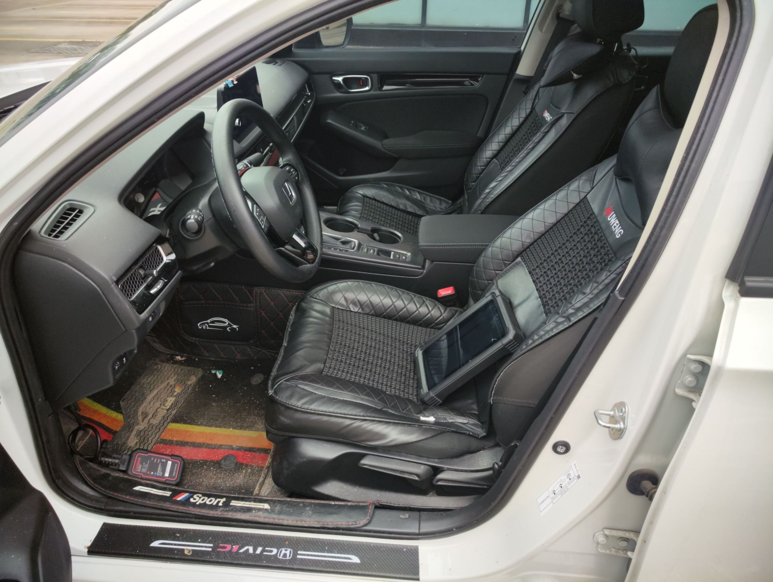 Переднее сиденье в автомобиле