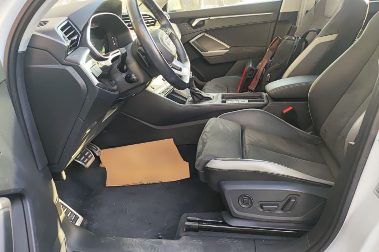 Used Audi Q3 2023 Updated 40 TFSI Fashionable and Dynamic Version
