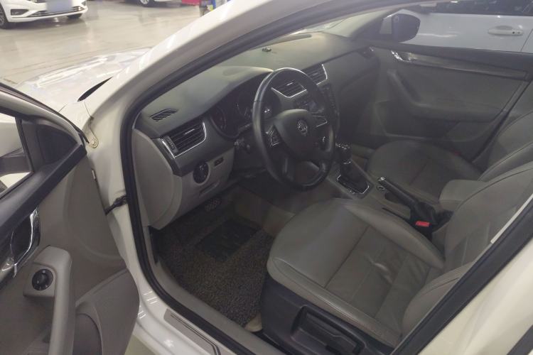Used Skoda Octavia 2015 1.6L Automatic Yijun Edition

