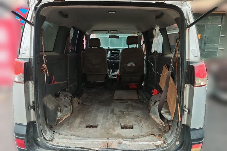 Used Dongfeng Shuaike 2013 Revised Version 1.5L Manual Standard Edition 7 Seats China IV Standard
