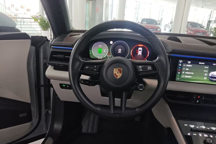 Used Porsche Macan 2024 Macan 4 Steering Wheel