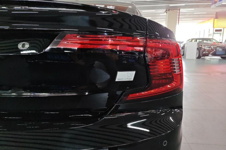 Used Volvo S90 New Energy 2021 T8 eDrive Hybrid Zhiyi Luxury Edition
