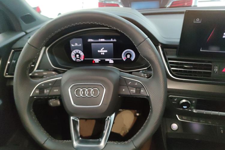 Used Audi Q5L 2024 45 TFSI Luxury Dynamic Model Center Console