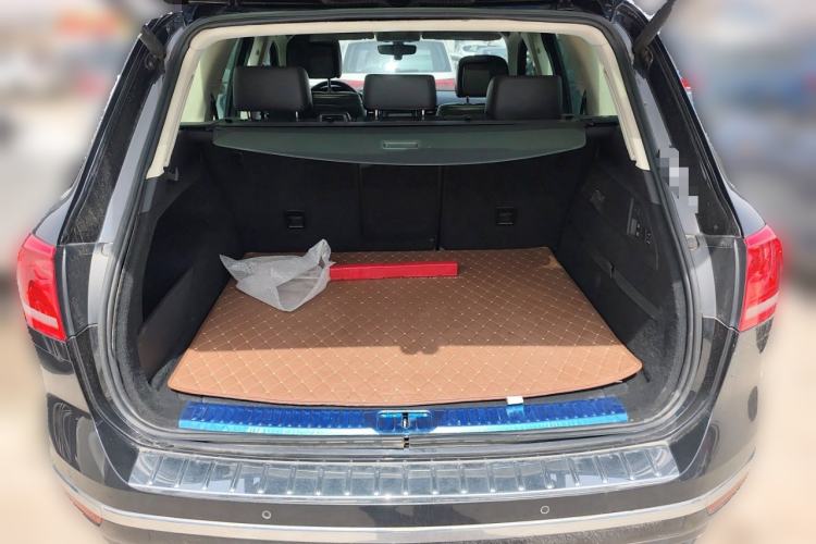 Used Volkswagen Touareg 2017 3.0 TSI Touareg Model Trunk