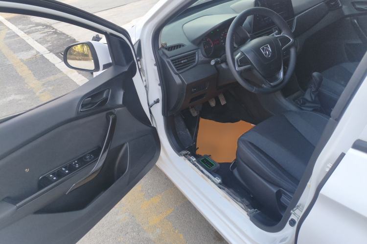 Used Baojun 310 2016 1.2L manual Comfort trim level