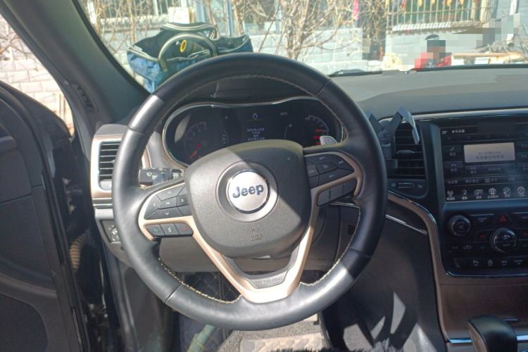 Used Jeep Grand Cherokee 2017 3.6L Elite Navigation Edition Steering Wheel