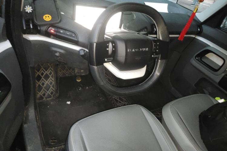 Used Baojun KiWi EV 2021 Artist Model Lithium Iron Phosphate Center Console