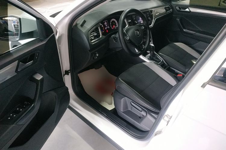 Used Volkswagen T-ROC 2019 280TSI DSG Two-Wheel Drive Advanced Version China VI Standard Driver Seat