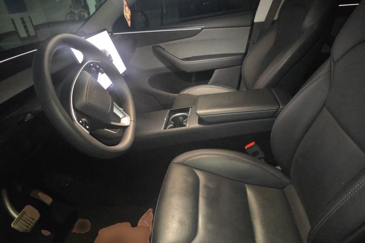 Used Tesla Model Y 2025 Rear-Wheel-Drive Version