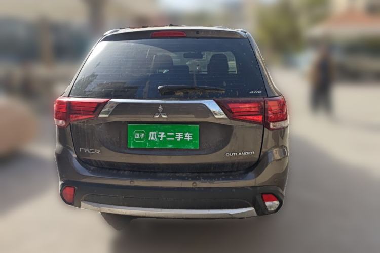Used Mitsubishi Outlander 2018 2.4L 4x4 Elite Edition 5 Seats Rear
