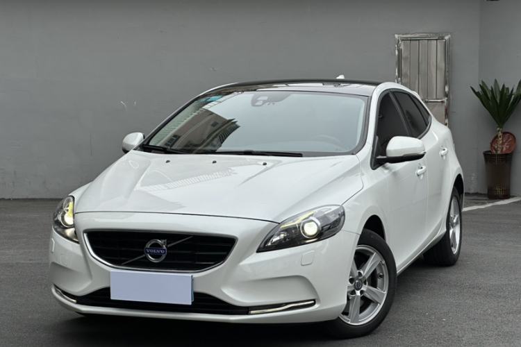 Used Volvo V40 2016 T3 Zhiyi Edition