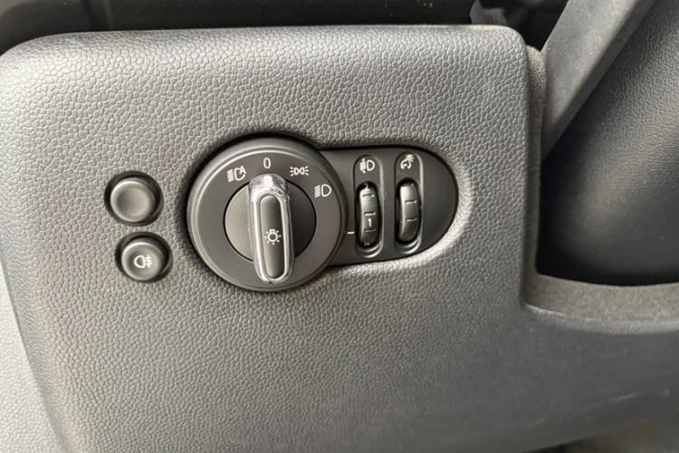 Used MINI 2018 1.5T COOPER Classic Edition Five-Door Version Interior 7