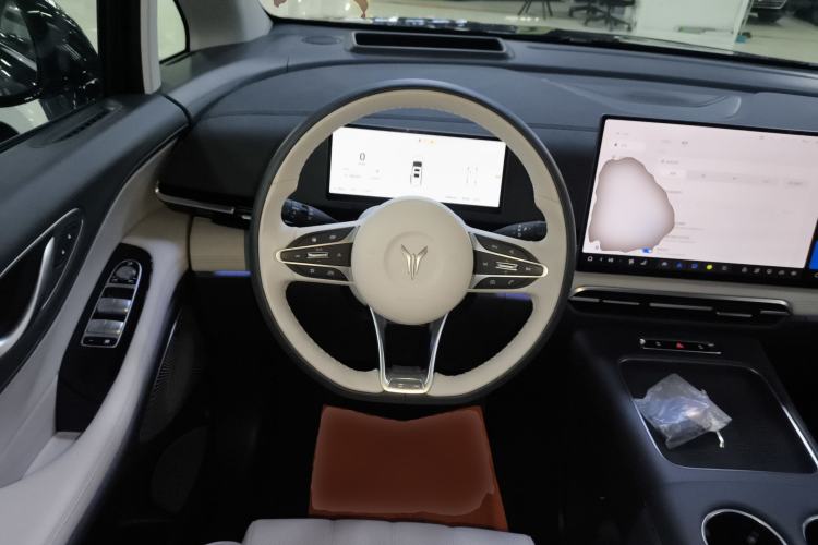 Used VOYAH Dream 2025 PHEV Four-Wheel Drive Prestige Kunpeng Edition Steering Wheel