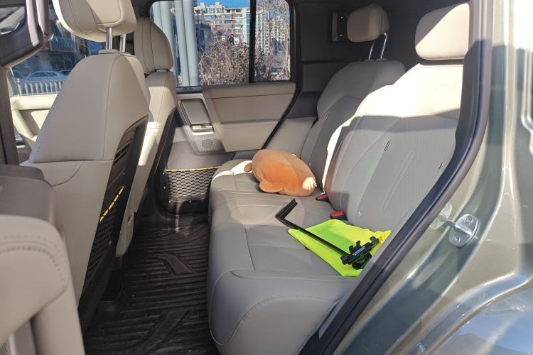 Used iCAR V23 2026 Model 401 Two-Wheel Drive Super Sports Edition Left Rear Seat