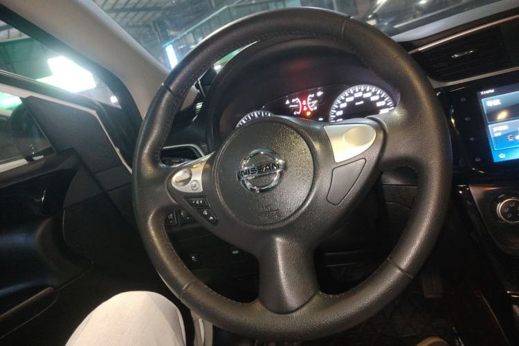 Used Nissan Sylphy 2019 1.6XV CVT Smart Connect Luxury Edition China VI Standard Steering Wheel