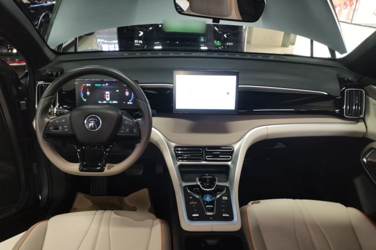 Used BYD Song Pro New Energy 2024 HONOR Edition DM-i 71KM Navigation Model Center Console
