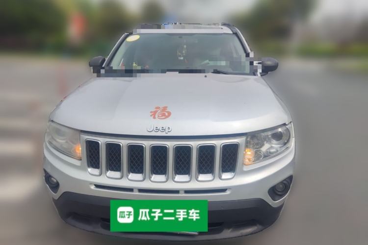 Used Jeep Compass 2011 2.4L four-wheel-drive sport version Front