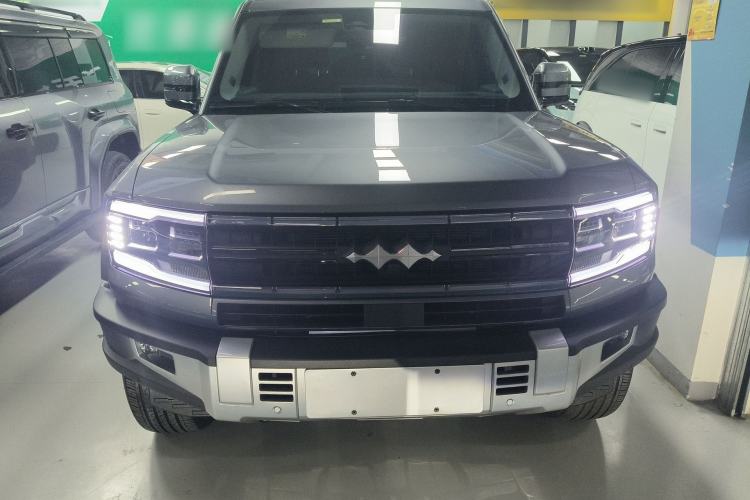 Used Formula Leopard 5 2023 Navigator Edition
