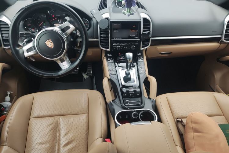 Used Porsche Cayenne 2014 Cayenne Platinum Edition 3.0T Center Console