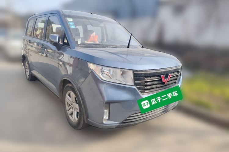 Used Wuling Hongguang PLUS 2019 1.5T Manual Comfort Version 7 Seats
