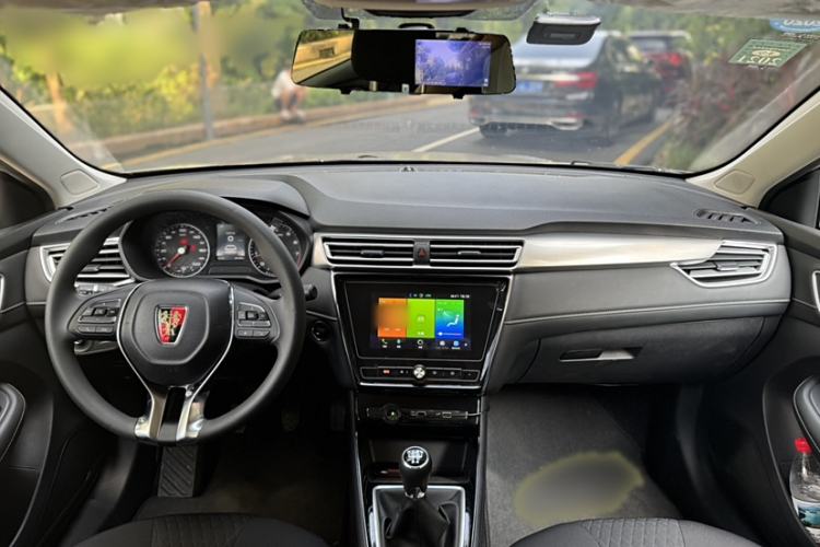 Used Roewe i5 2020 1.5L Manual 4G Connect Luxury Edition