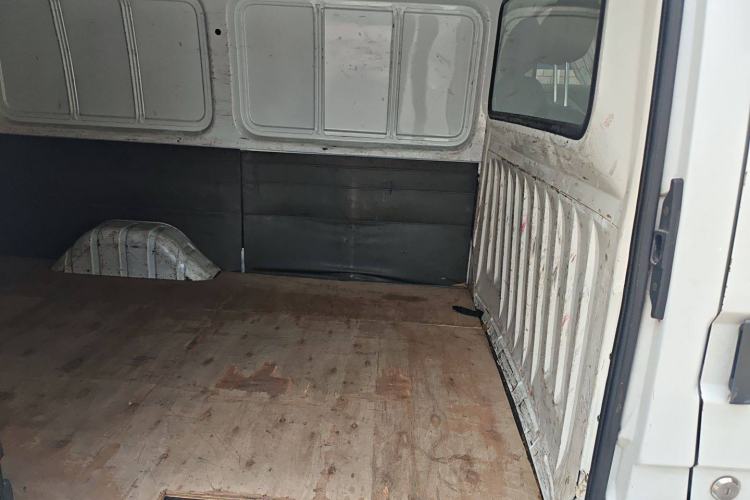 Used JMC Transit 2017 2.8T Commercial Version Short Wheelbase Mid-Roof 3-Seater JX493