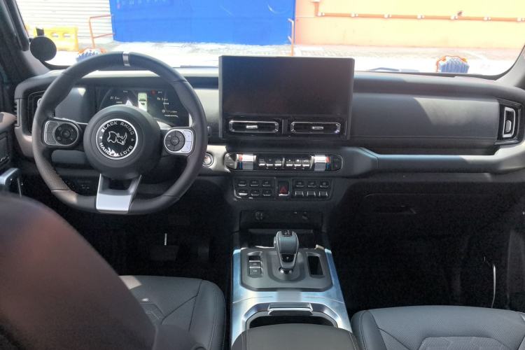 Used 212 T01 2025 2.0T Changfeng
