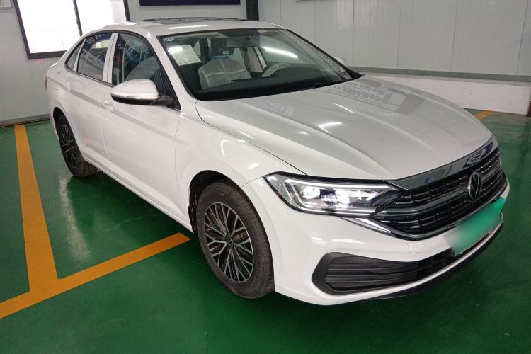 Used Volkswagen Sagitar 2025 Facelift 200TSI DSG Flyover Edition Front Right 45 Deg