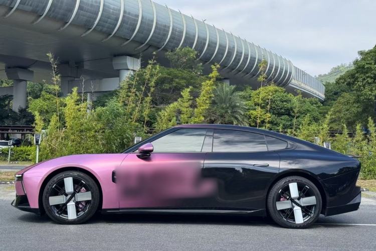 Used XPeng P7 2025 Model—750 All-Wheel-Drive High-Performance Ultra