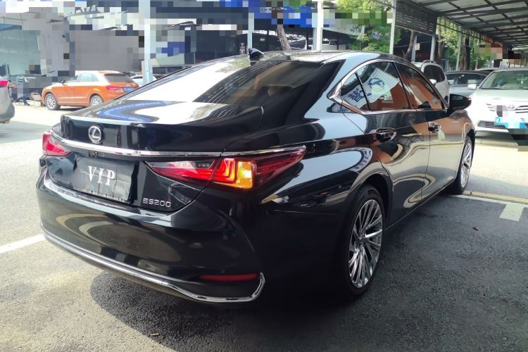 Used Lexus ES 2023 200 Excellence Edition