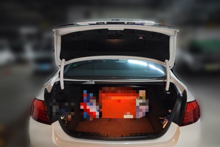 Used BMW 5 Series 2013 525Li Luxury Model
