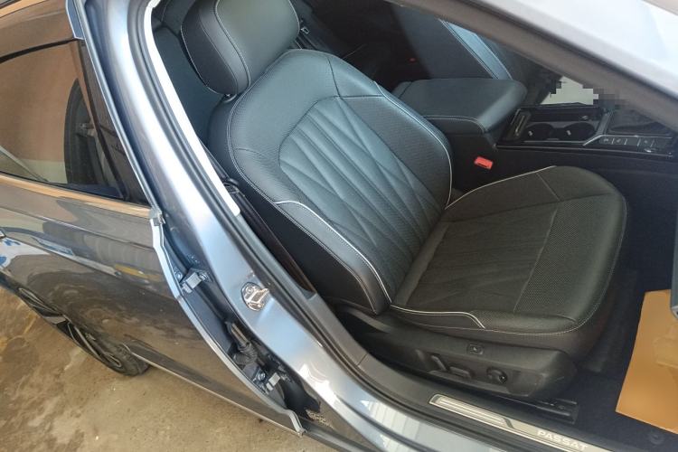 Used Volkswagen Passat 2022 330TSI Starry Luxury Edition