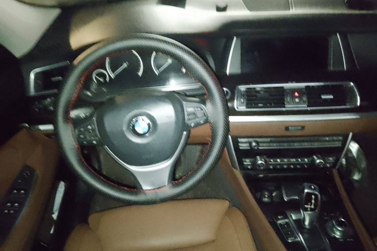 Used BMW 5 Series GT 2011 535i xDrive Luxury Edition Steering Wheel