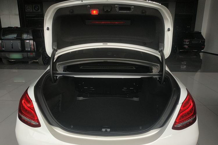 Used Mercedes-Benz C-Class 2016 C 200 L
