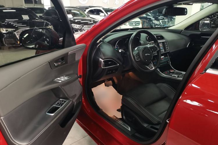 Used Jaguar XE 2017 2.0T 200 PS R-Sport
