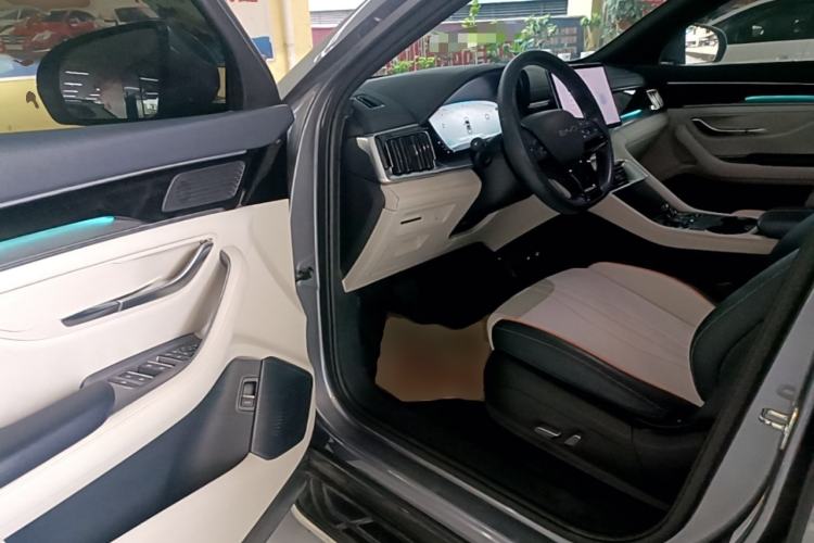 Used BYD Song PLUS New Energy 2024 HONOR Edition DM-i 110km Flagship Model Driver Seat