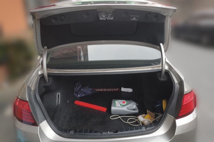 Used BMW 5 Series 2017 525Li Leading Model Trunk