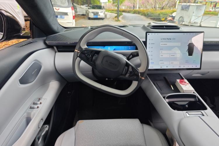 Used Lynk & Co Z10 2025 95 kWh 766 km Range Rear-Wheel Drive Max