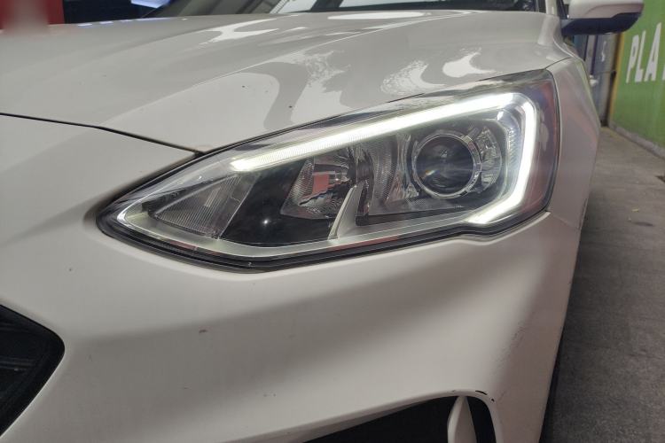 Used Ford Focus 2020 Sedan EcoBoost 180 Automatic Trend Edition Left Front Headlight