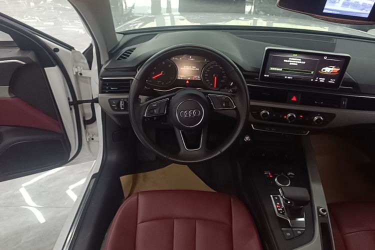 Used Audi A4L 2018 30th Anniversary Edition 30 TFSI Ambition Model Steering Wheel
