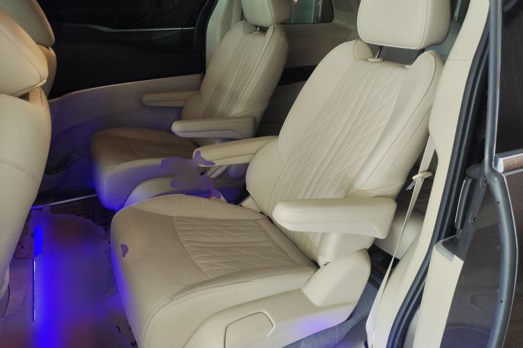 Used Buick GL8 2023 Facelifted Land Cruiser Executive Luxury Version Left Rear Seat