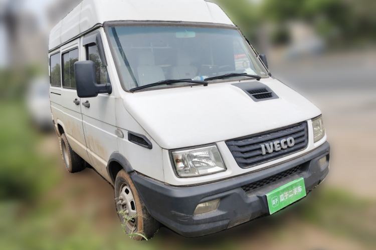 Used Iveco Daily 2017 2.5T A35 Passenger Van 5-7 Seats Model 47Z5
