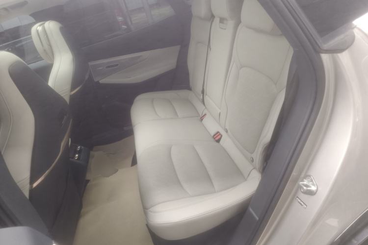 Used Lynk & Co 08 EM-P 2023 245km Ultra-Long Range Halo