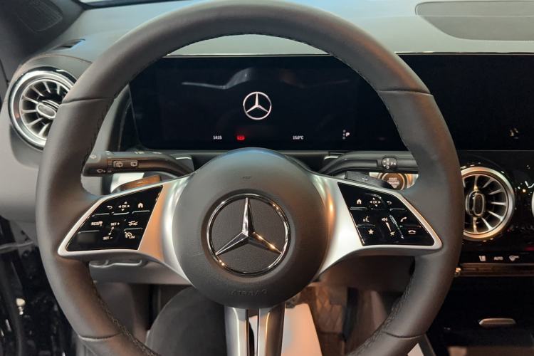 Used Mercedes-Benz GLB 2025 GLB 220 Fashion Model
