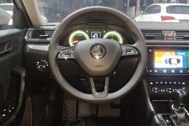 Used Skoda Superb 2018 TSI280 DSG Comfort Edition China V Standard Steering Wheel