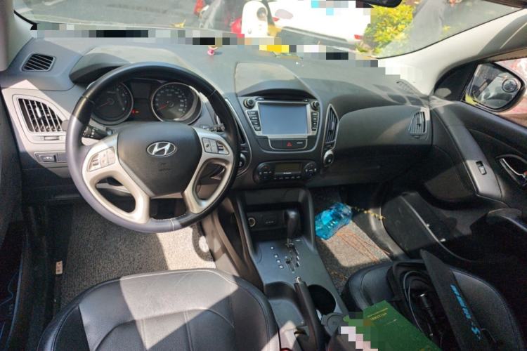 Used Hyundai ix35 2013 2.0L Automatic Two-Wheel Drive Smart GLS China IV Standard Interior 2