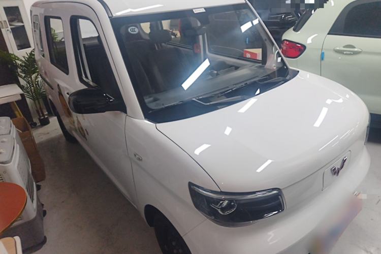Used Wuling Zhiguang New Energy 2025 Standard Model Front Right 45 Deg