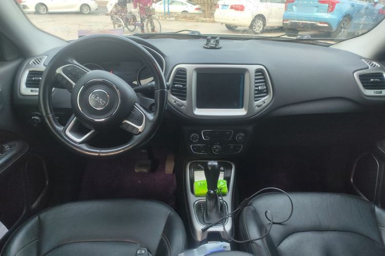 Used Jeep Compass 2017 200T Automatic Family Edition
